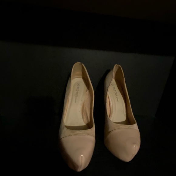 Cream heels - pointy toe - Picture 3 of 4